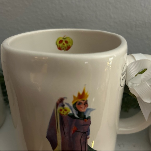 Rae Dunn Disney Villains Mug Set MALEFICENT EVIL QUEEN URSULA CRUELLA SCAR NEW - Picture 10 of 11